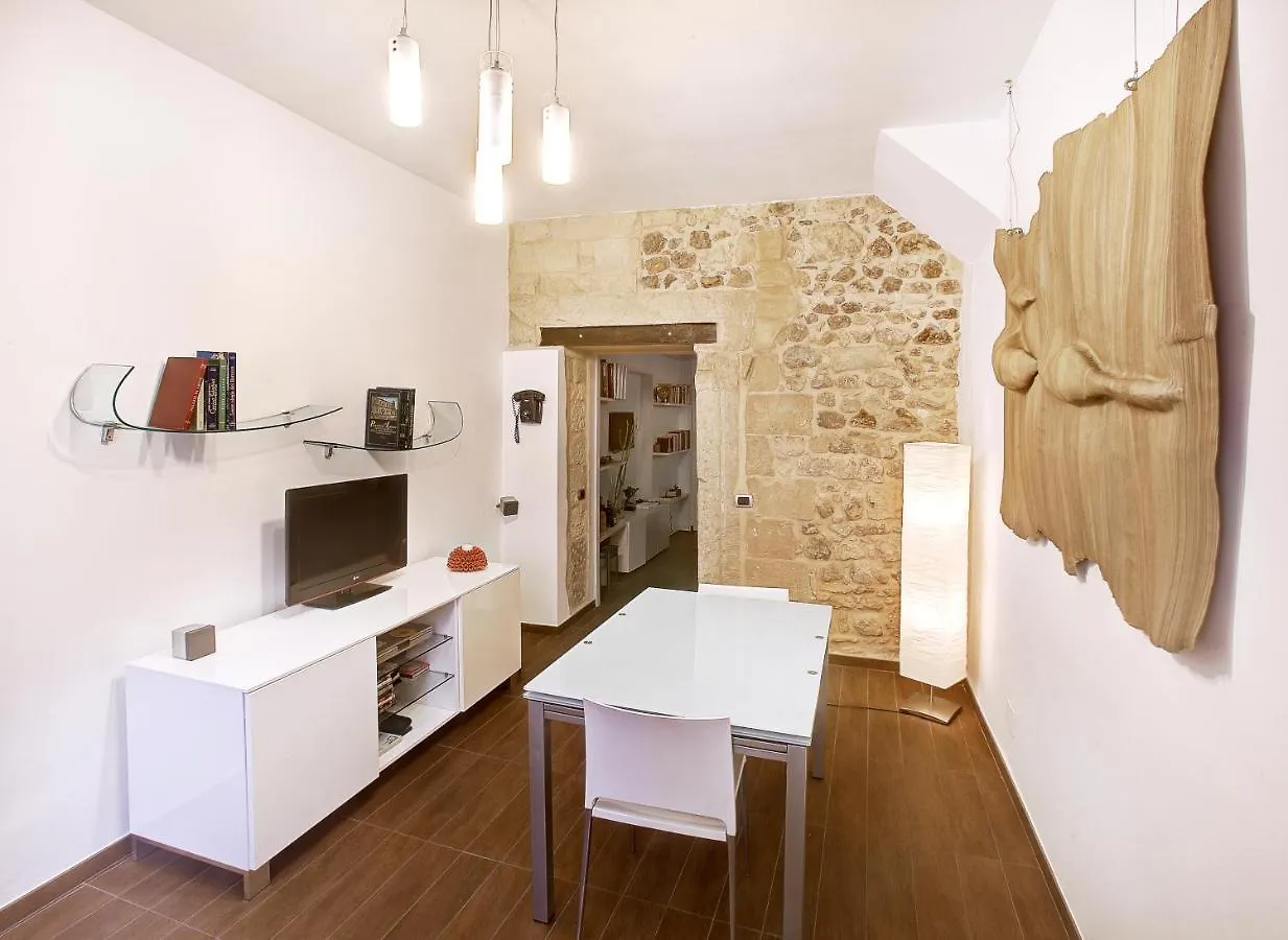 Nonna Jole Bed & Breakfast Lecce 2*,  Italy